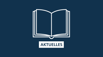Buch auf blauem Hintergrund